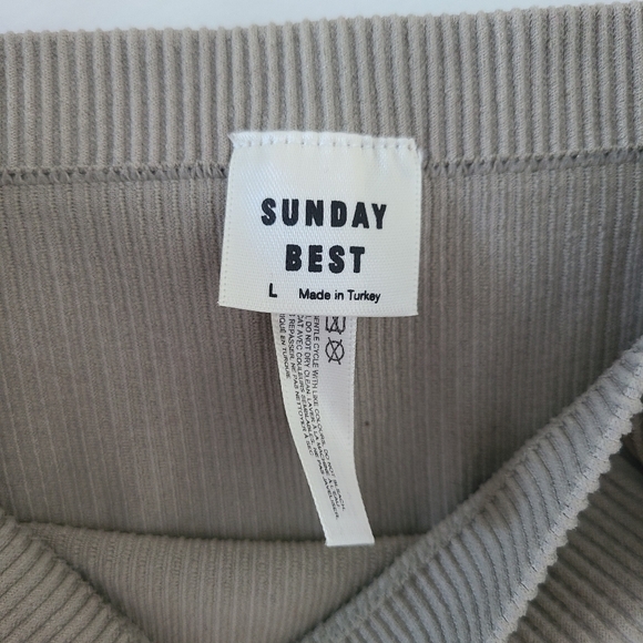 Sunday Best (Aritzia) Sadie Seamless Tank - Large - Picture 2 of 2